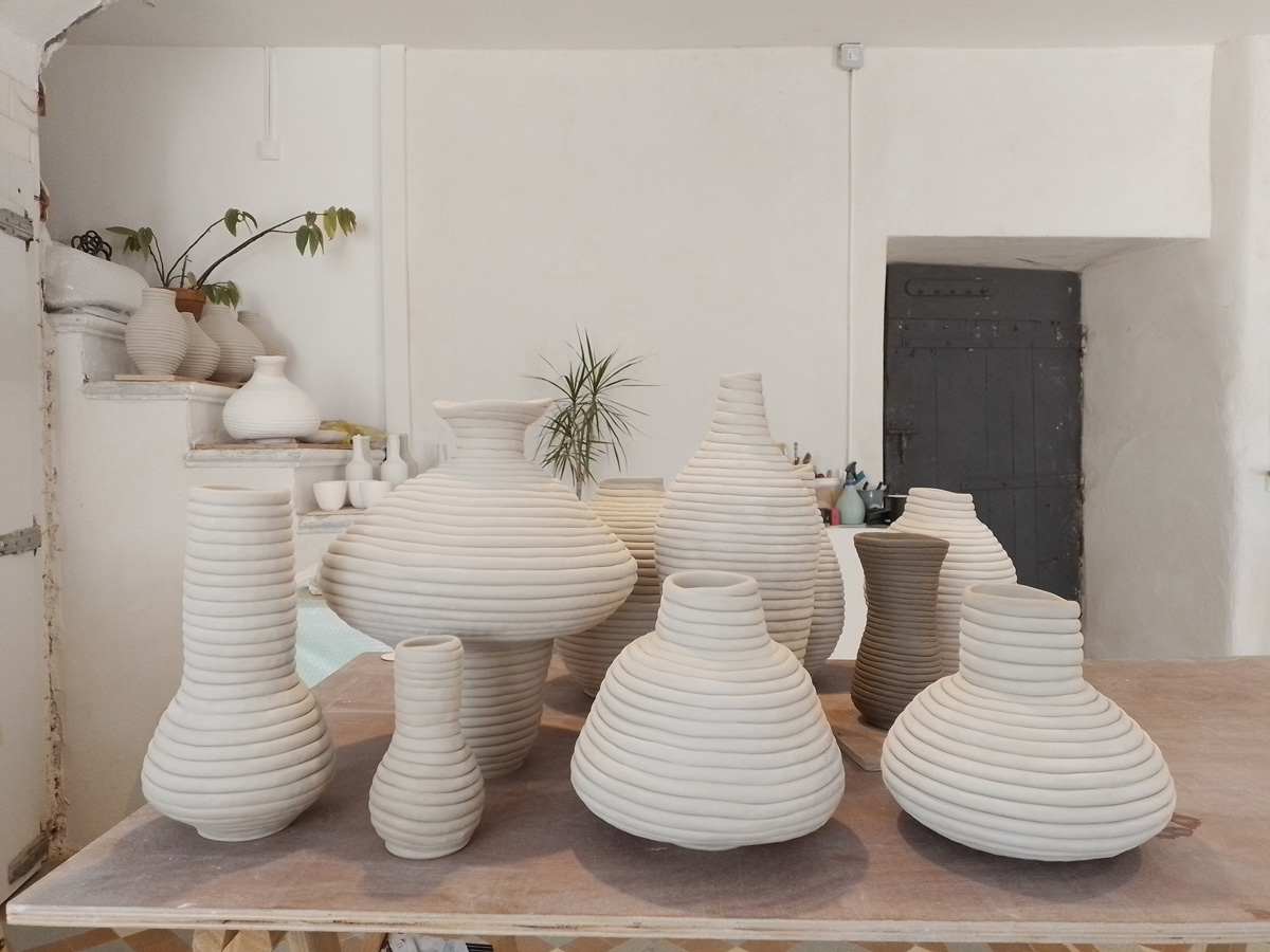 Cristine-Bath-artiste-ceramiste-porcelaine-gres-vases-atelier