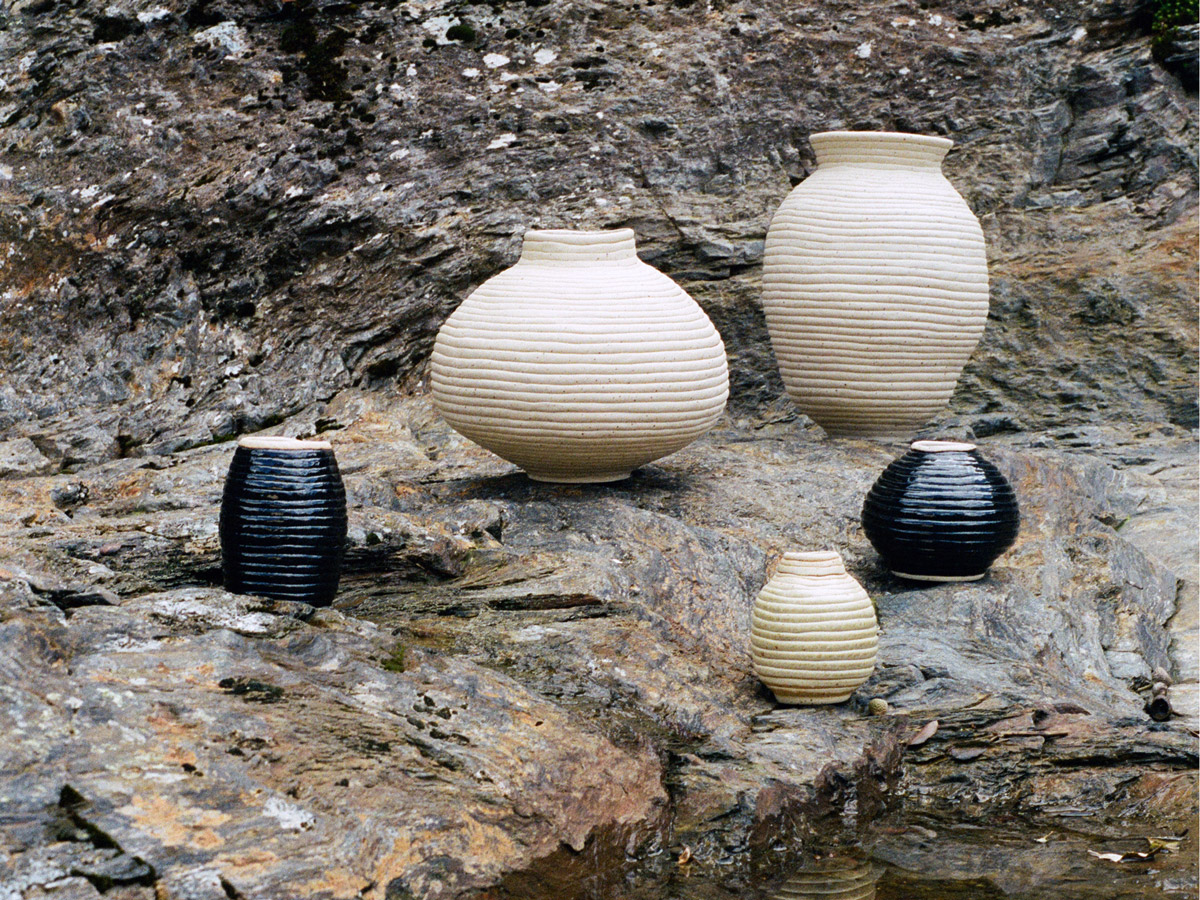 Cristine-Bath-artiste-ceramiste-porcelaine-gres-3-vases-ceramique-contemporaine-vases-lozere-4
